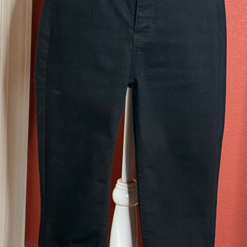 White House Black Market Black High-Waisted capri jean Pants